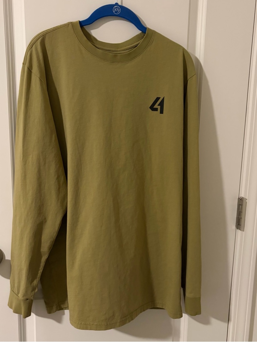 Smith & Rogue Men's Olive Green Long-Sleeve Tee